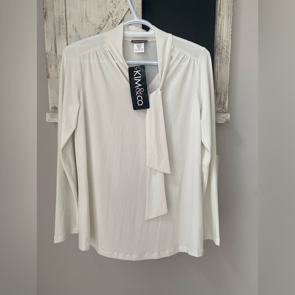 NWT KIM & Co Tie V Neck Blouse